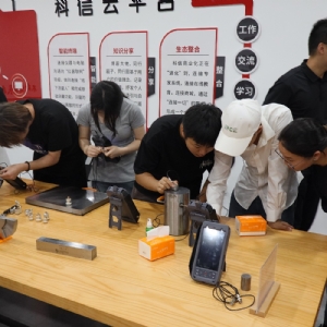 校企携手共探技术前沿 | 贵州理工学院师生一行到访科电仪器参观交流